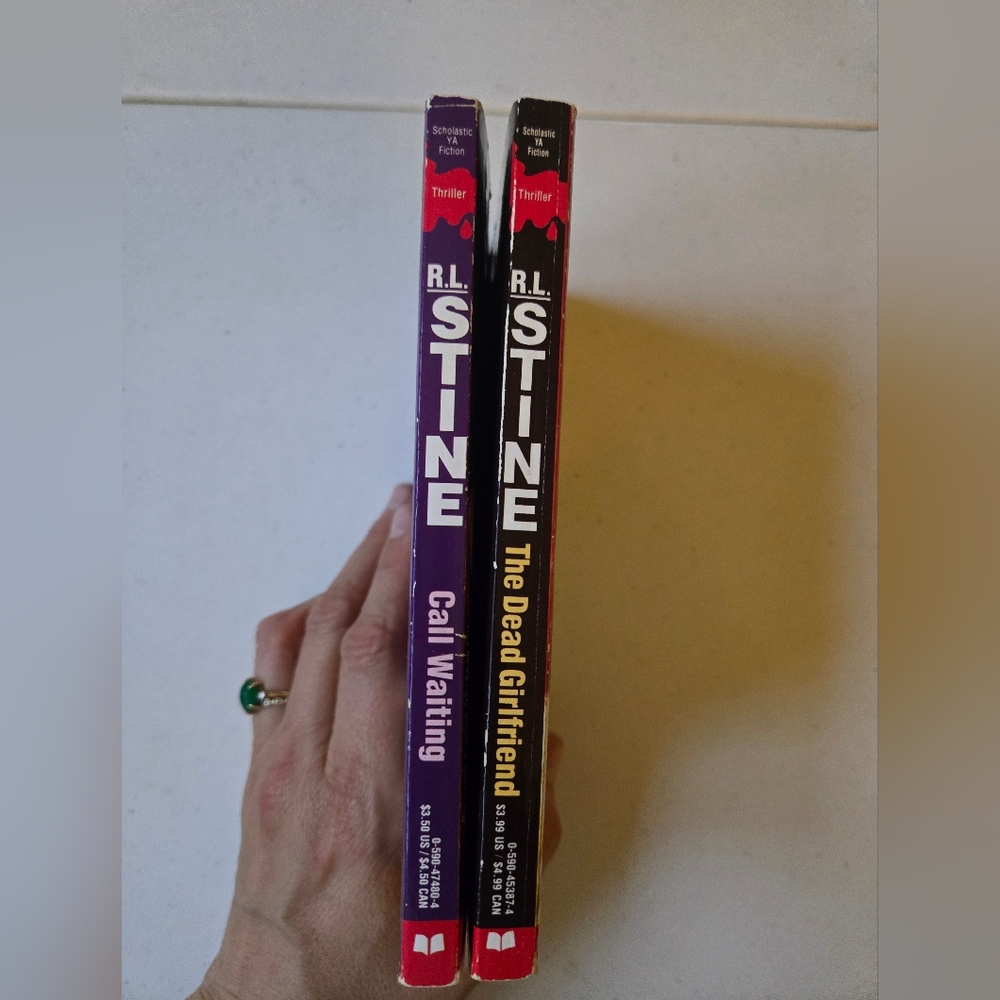 R.L. Stine Vintage Book Bundle โ Call Waiting & The Dead Girlfriend - Picture 7 of 10